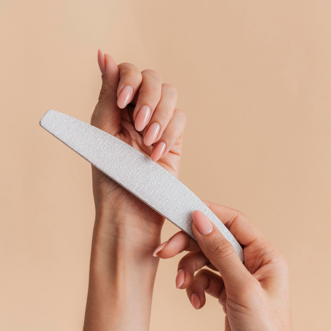 ¿Las uñas se te abren a capas? Causas y cómo solucionarlo